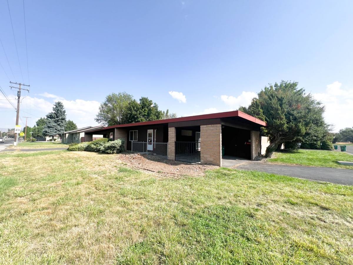 Apartment for rent at 4195 Bristol Court, Klamath Falls, OR 97603