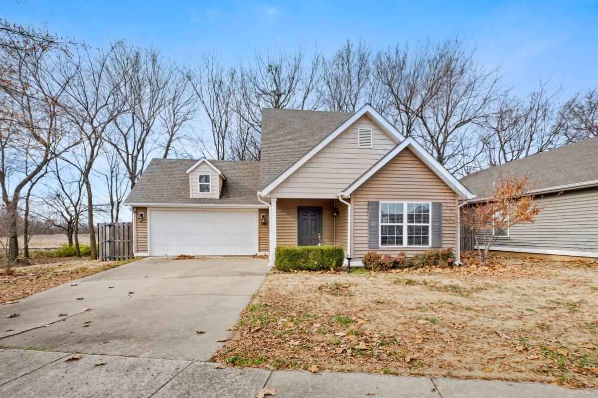 House for rent at 1481 S Holland Dr, Fayetteville, AR 72704