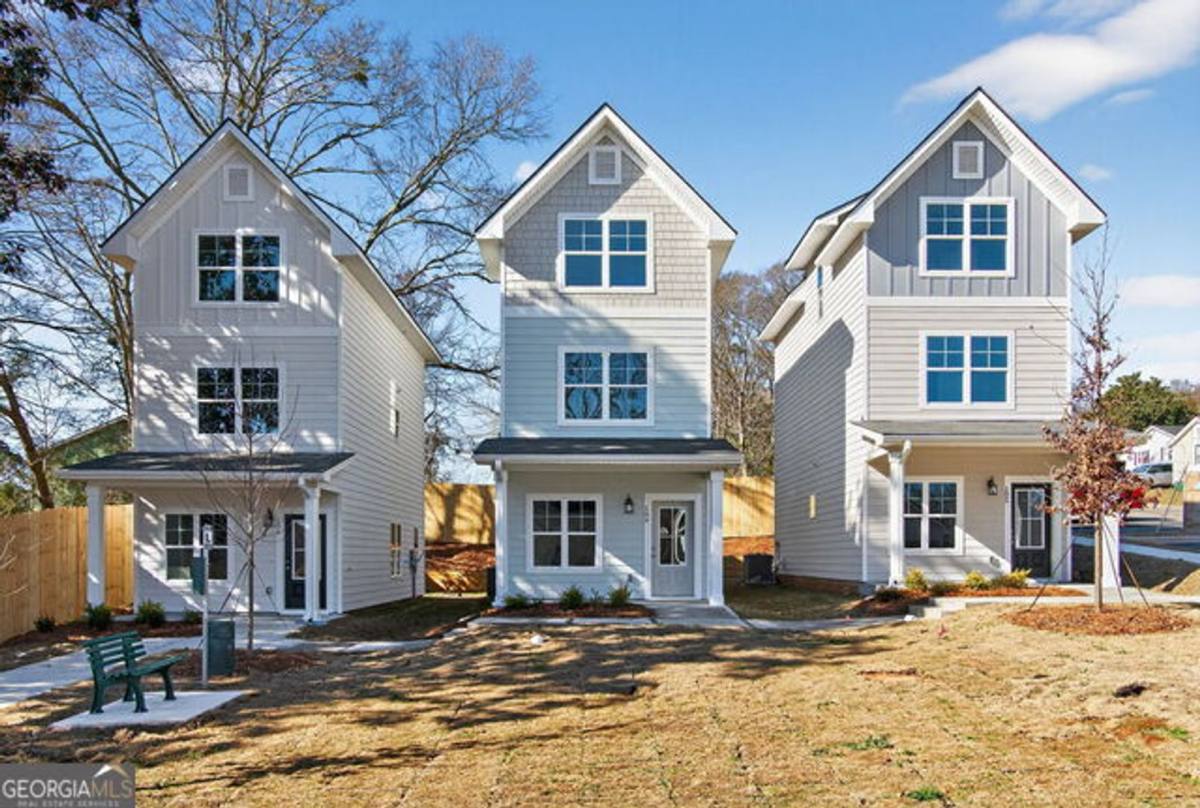Townhouse for rent at 5 Crown St, Lagrange, GA 30240