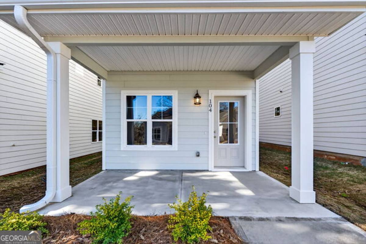 Townhouse for rent at 5 Crown St, Lagrange, GA 30240