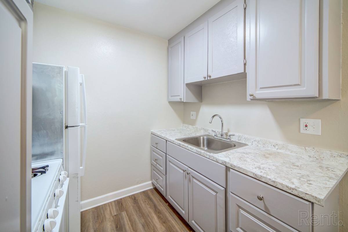 Apartment for rent at 9825 Lincoln Village Dr, Sacramento, CA 95827