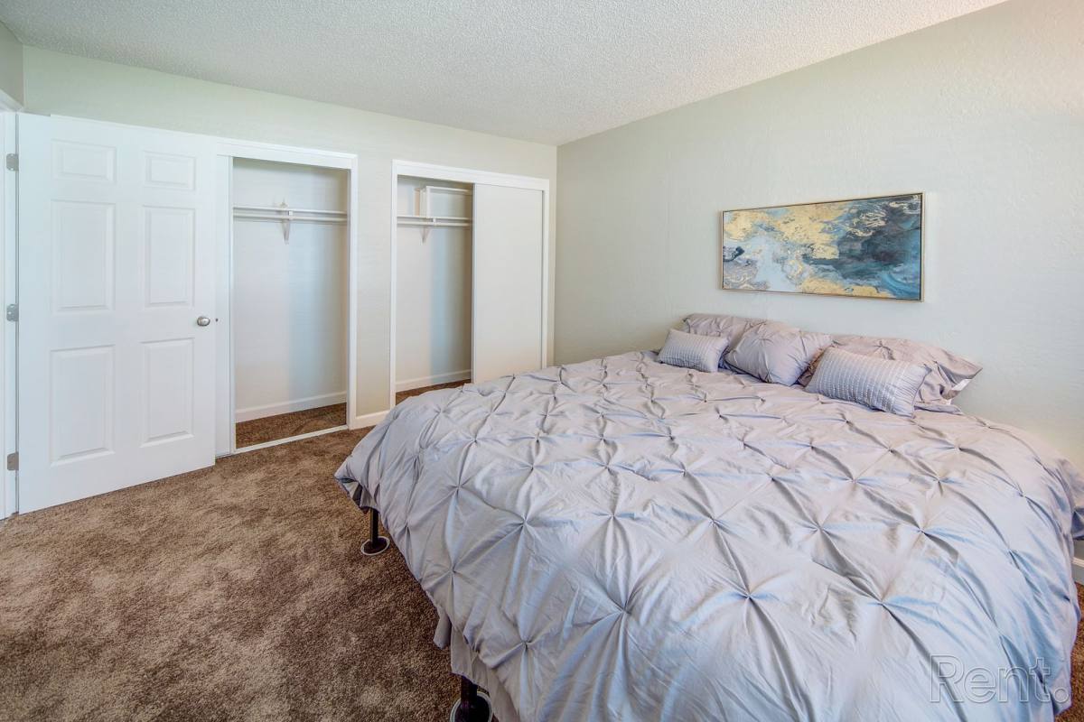 Apartment for rent at 9825 Lincoln Village Dr, Sacramento, CA 95827