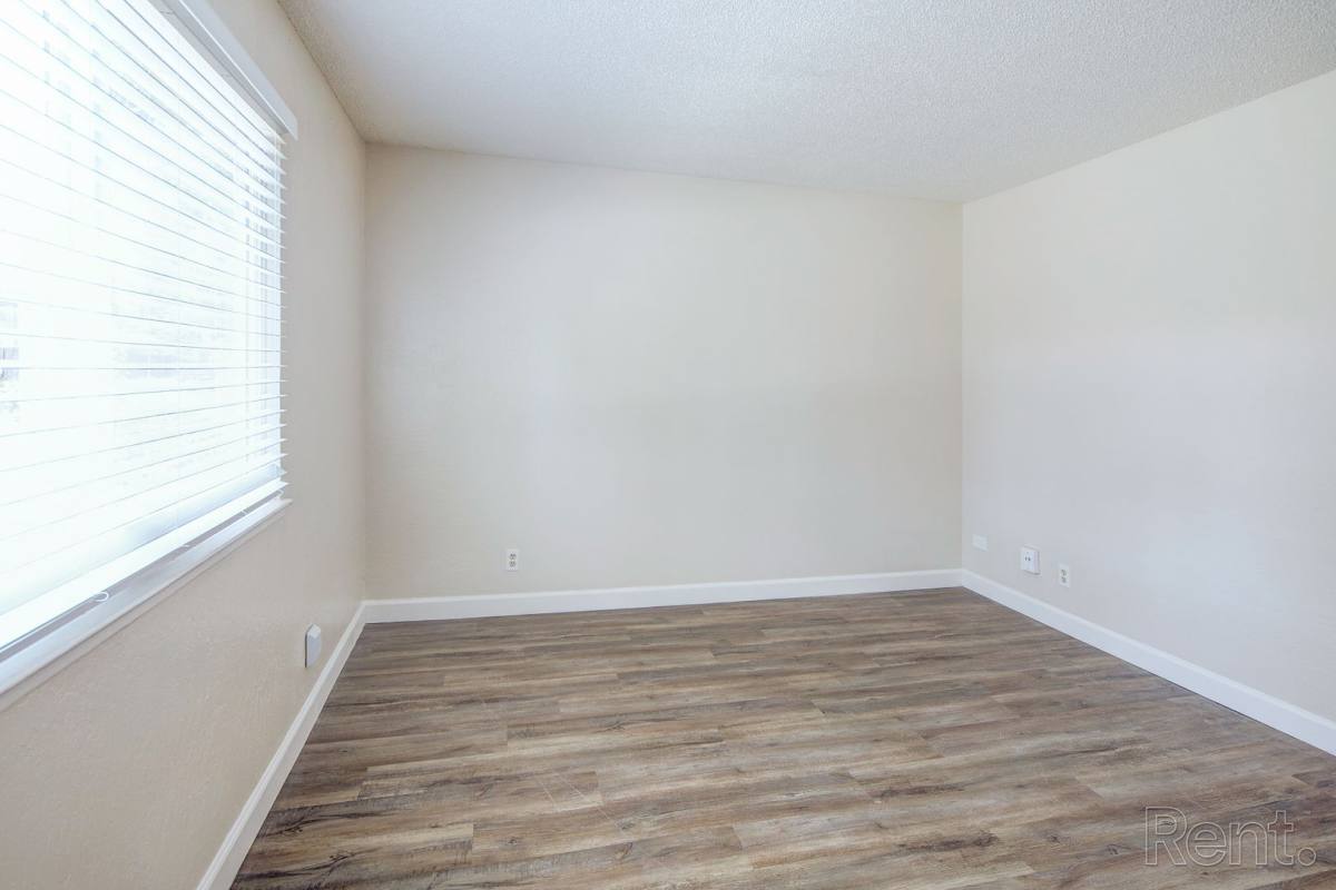 Apartment for rent at 9825 Lincoln Village Dr, Sacramento, CA 95827