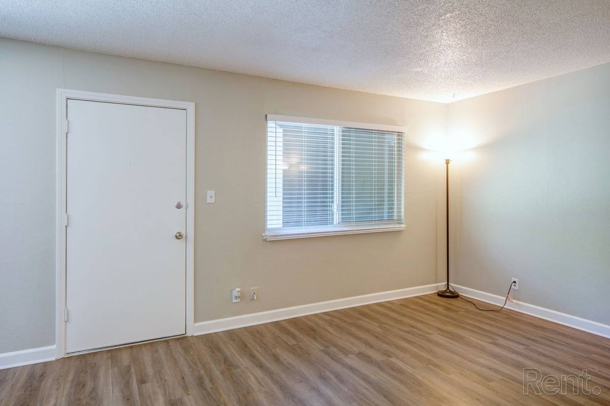 Apartment for rent at 9825 Lincoln Village Dr, Sacramento, CA 95827