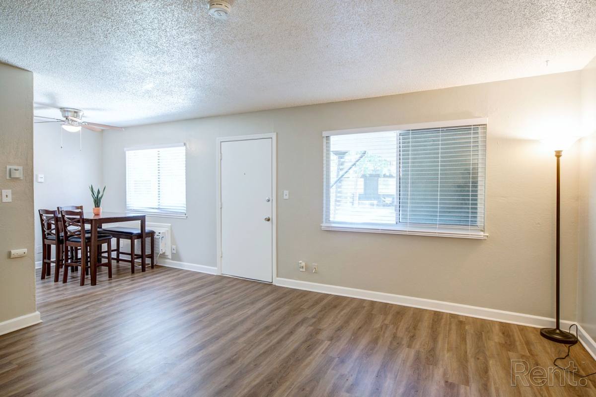 Apartment for rent at 9825 Lincoln Village Dr, Sacramento, CA 95827