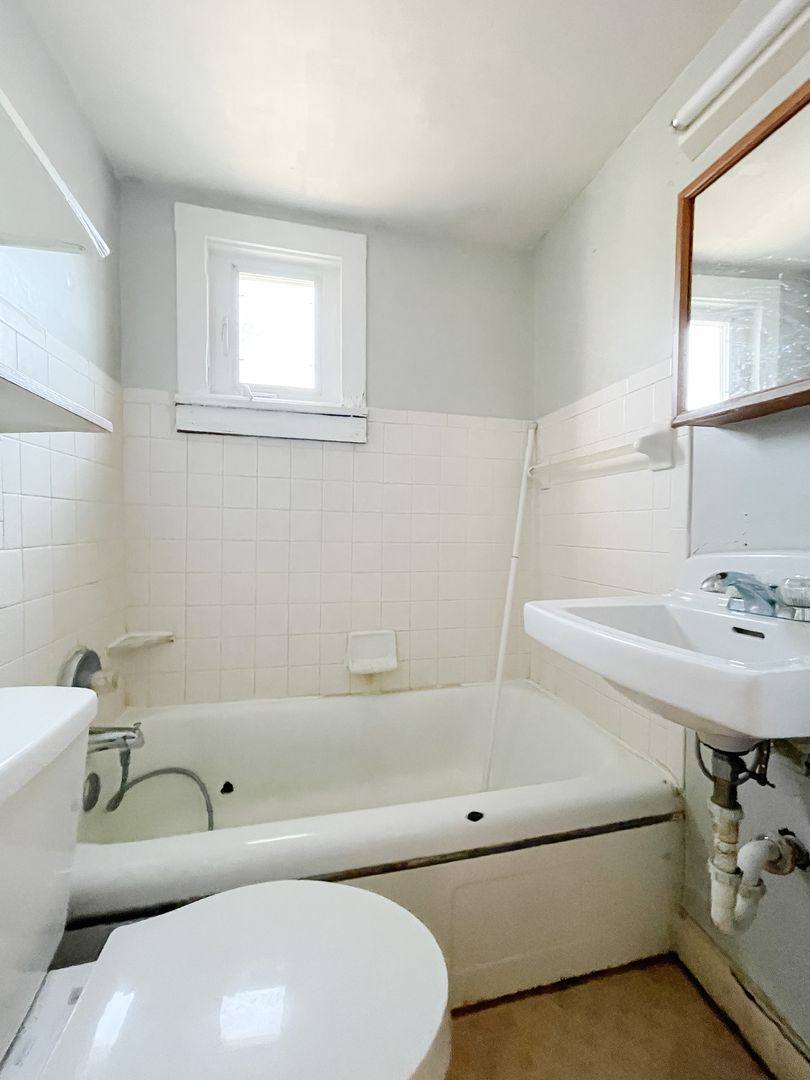 Apartment for rent at 1925 E 5th St, Anderson, IN 46012