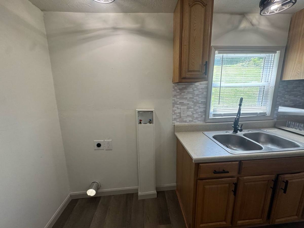 House for rent at 1113 Bloomingdale Pike, Kingsport, TN 37660