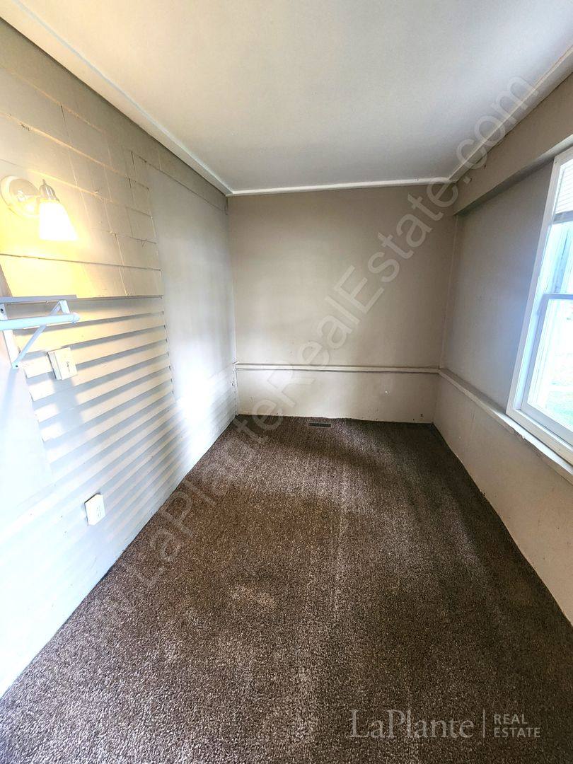 House for rent at 1705 Marlow Rd, Toledo, OH 43613
