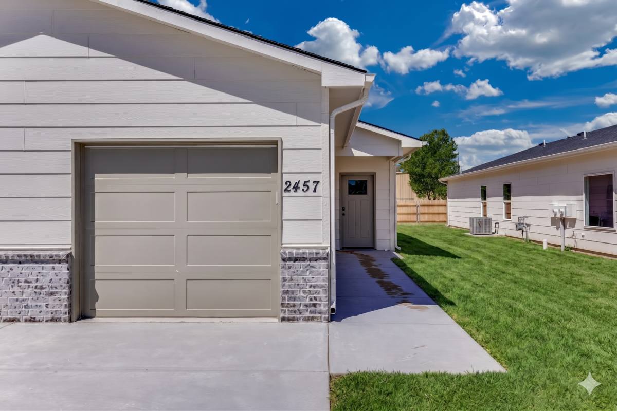 Apartment for rent at 2429 W Macarthur Court, Wichita, KS 67217