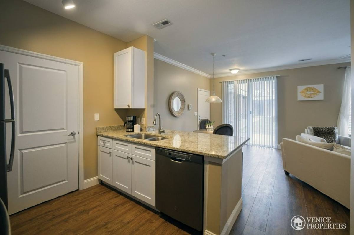 Apartment for rent at 1753 Drayton Court, Columbus, OH 43212
