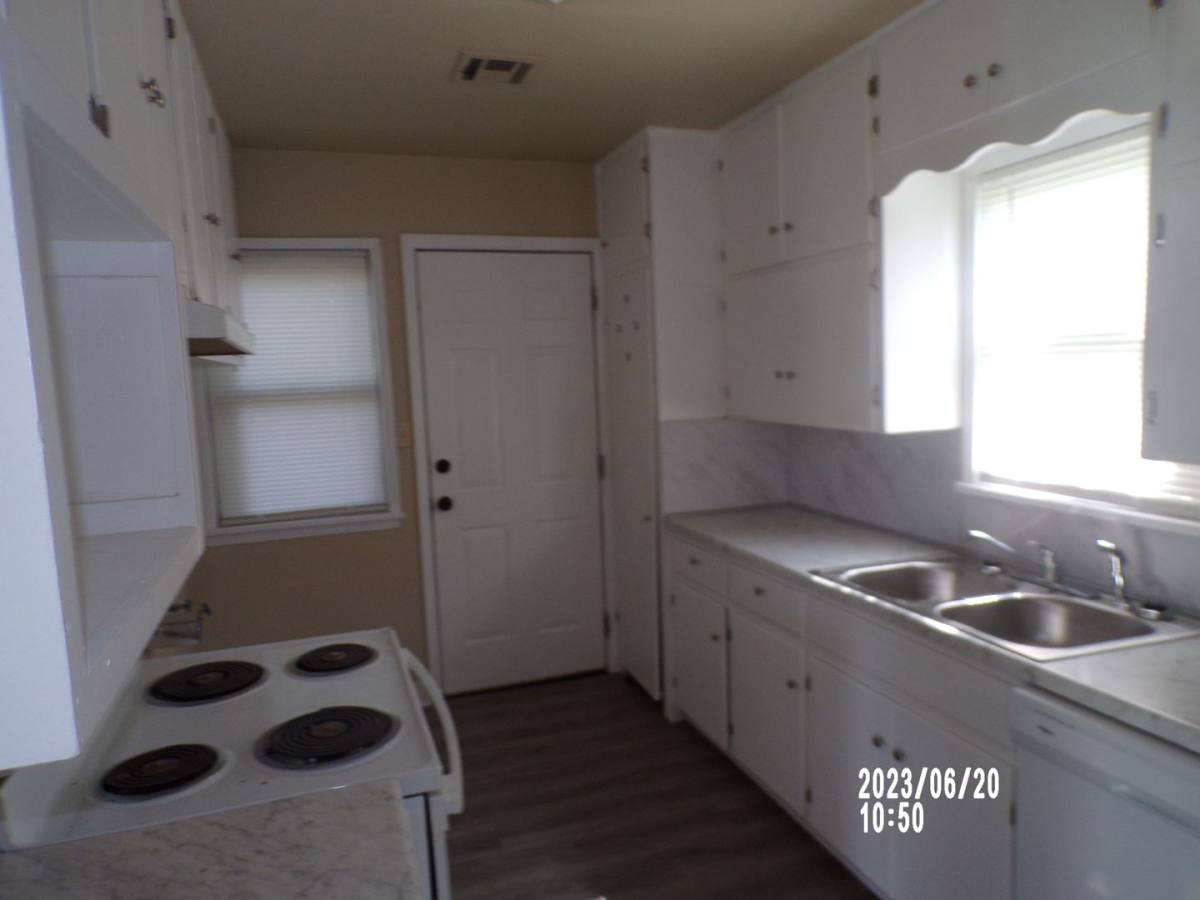 House for rent at 5 NW 29th St, Lawton, OK 73505