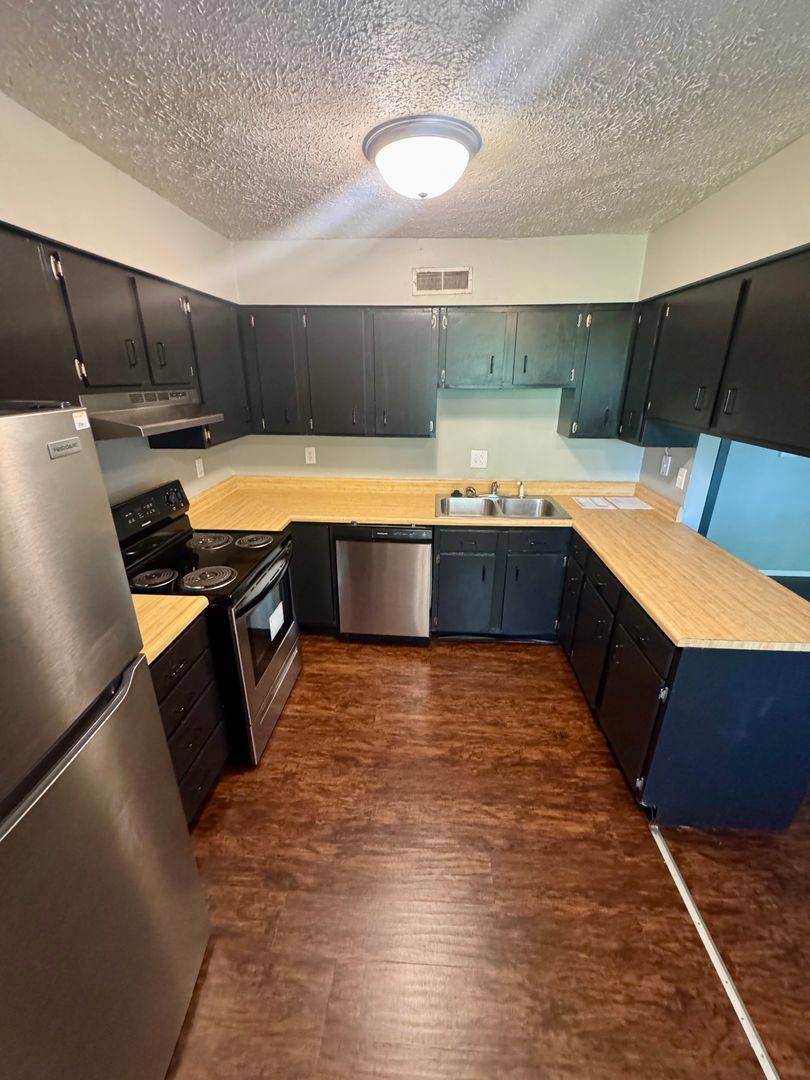 Apartment for rent at 1421-1423 Sunset Ridge Dr, Lafayette, IN 47905