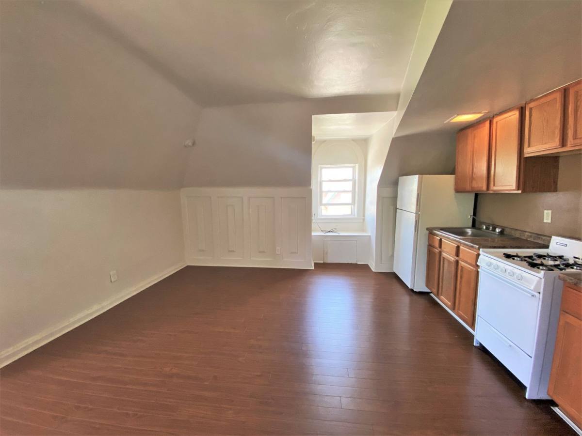 Townhouse for rent at 300 Stratford Ave, Pittsburgh, PA 15232
