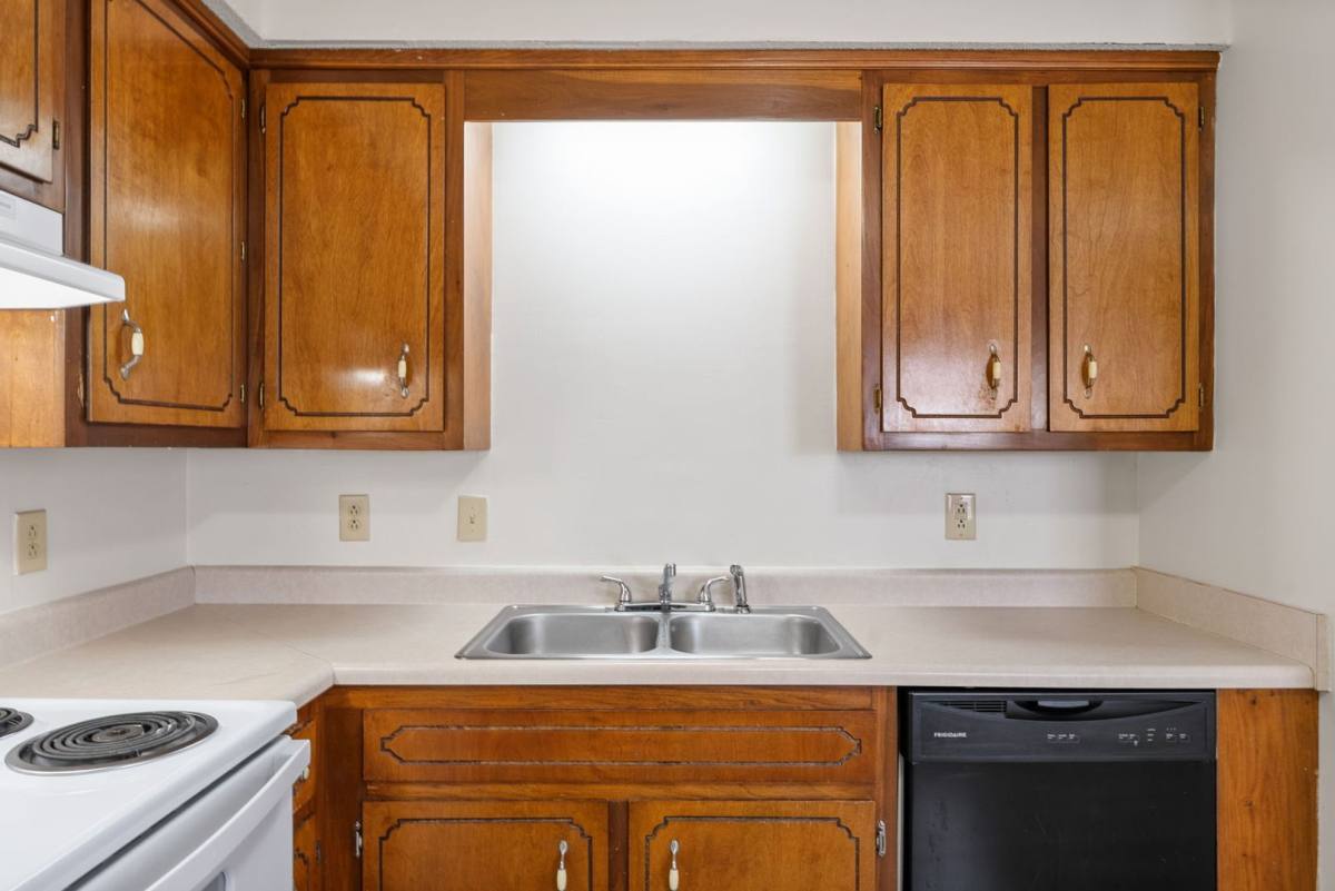 Apartment for rent at 1731 Baltimore Dr, Clarksville, TN 37043