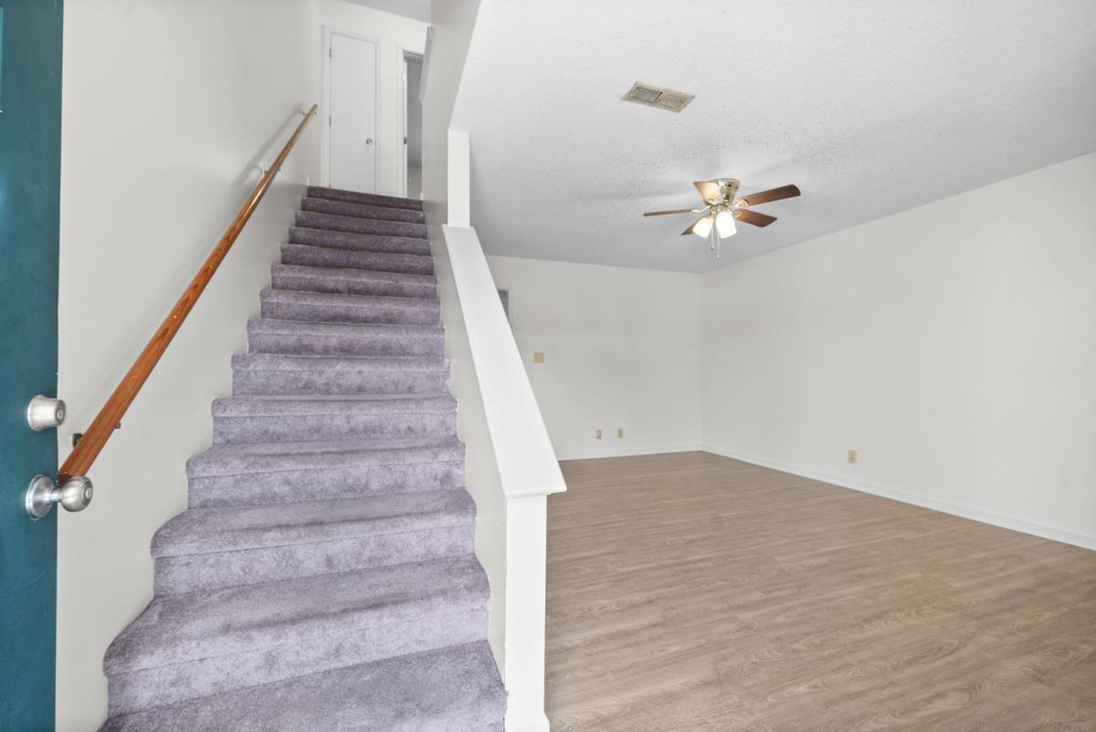 Apartment for rent at 1731 Baltimore Dr, Clarksville, TN 37043