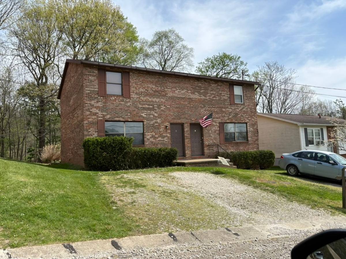 Apartment for rent at 801 Huggins Rd, Williamstown, WV 26187