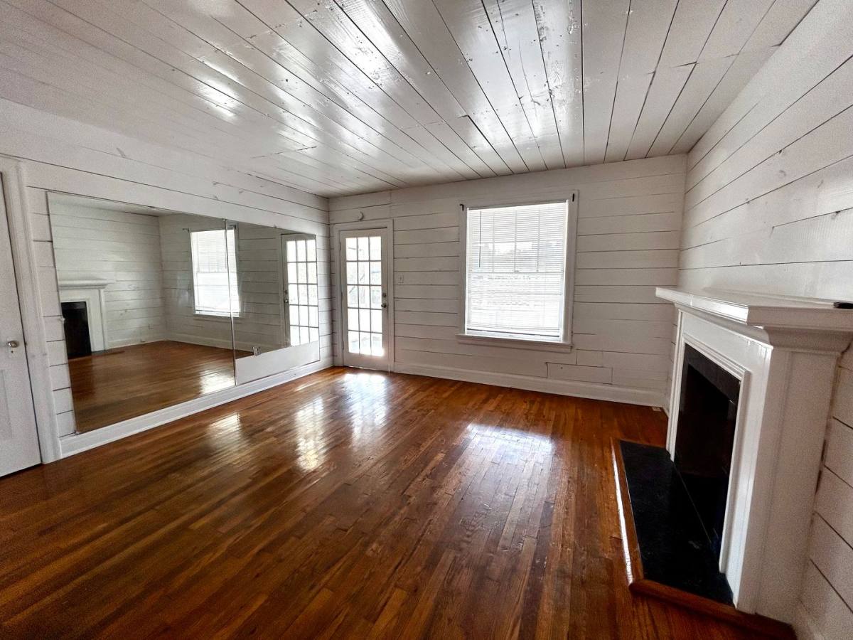 Townhouse for rent at 1305 Lorrain St, Austin, TX 78703