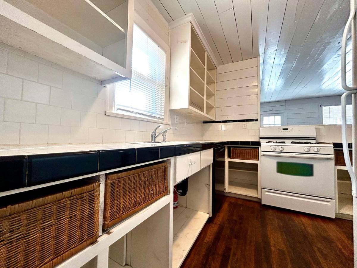 Townhouse for rent at 1305 Lorrain St, Austin, TX 78703