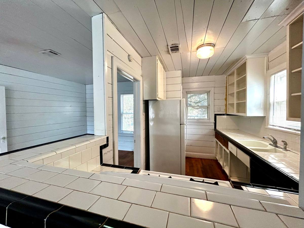 Townhouse for rent at 1305 Lorrain St, Austin, TX 78703