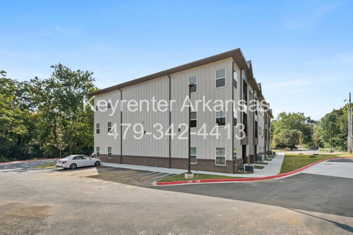 Apartment for rent at 1096 S Bacardi Ave, Fayetteville, AR 72701