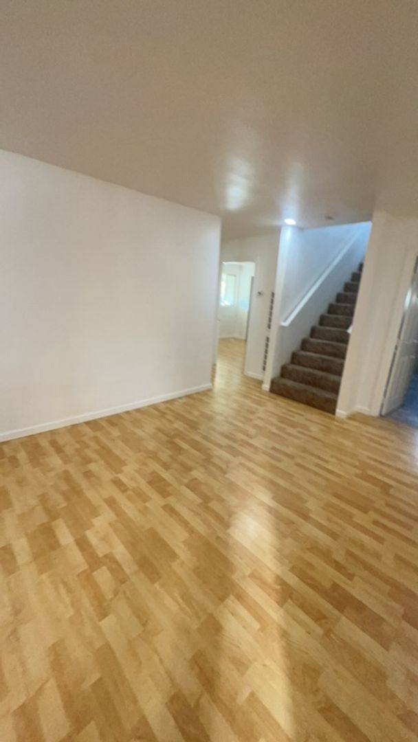House for rent at 1002 NE 8th St, Grants Pass, OR 97526