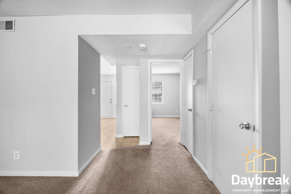 Apartment for rent at 10910 Queen Ann, Savannah, GA 31406
