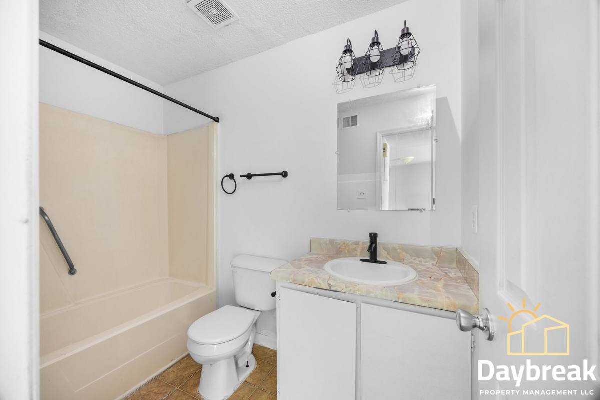Apartment for rent at 10910 Queen Ann, Savannah, GA 31406
