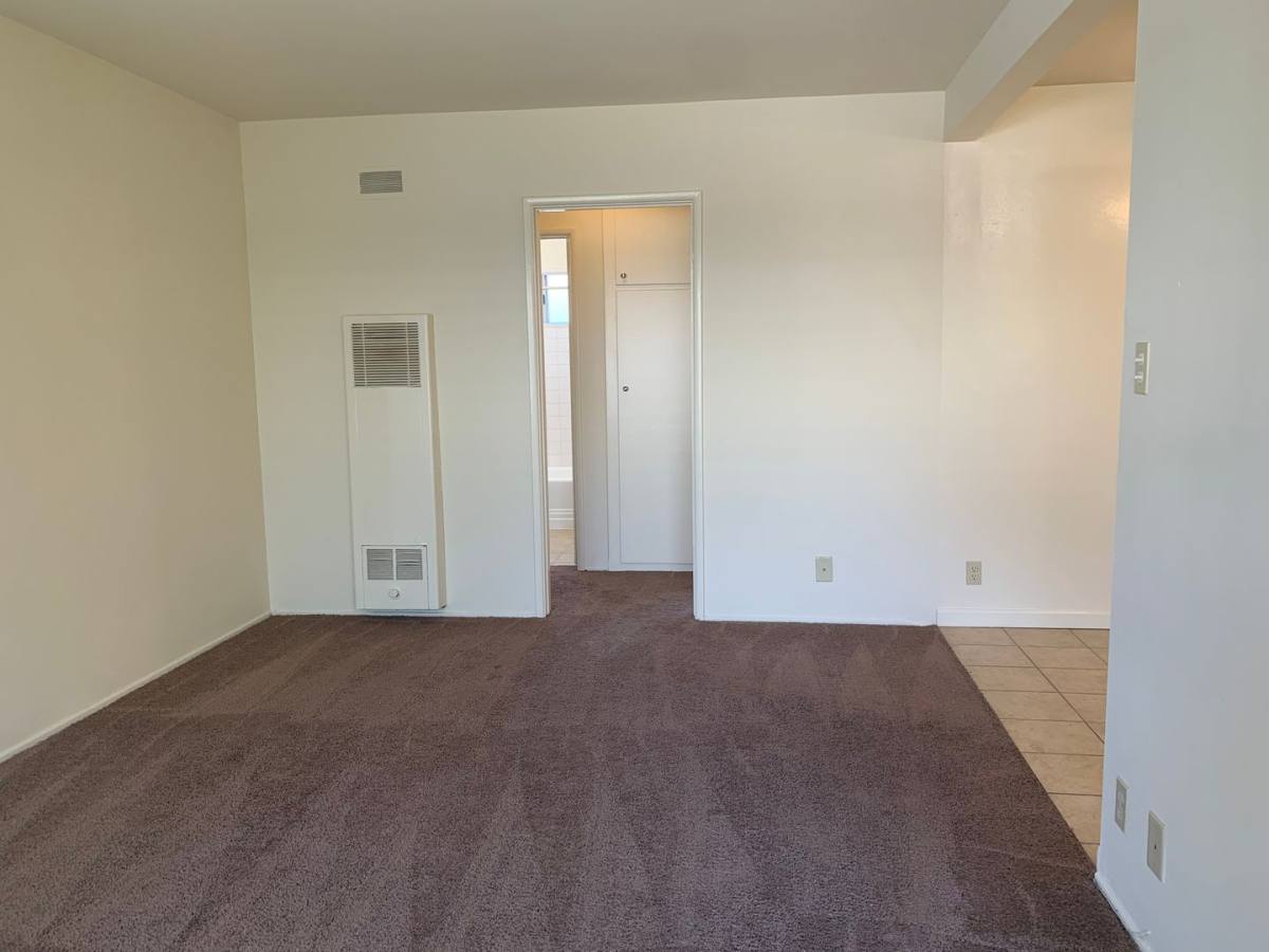 Apartment for rent at 2729 W Victory Blvd, Burbank, CA 91505