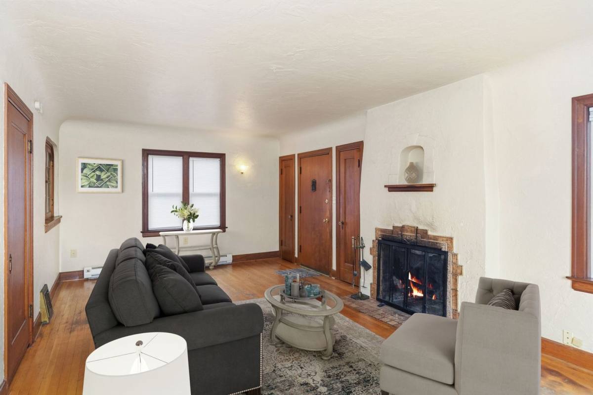 Apartment for rent at 2018 11th St, Bremerton, WA 98337