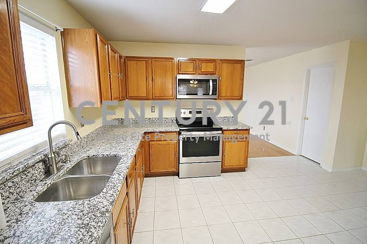 House for rent at 2936 Santa Sabina Dr, Grand Prairie, TX 75052
