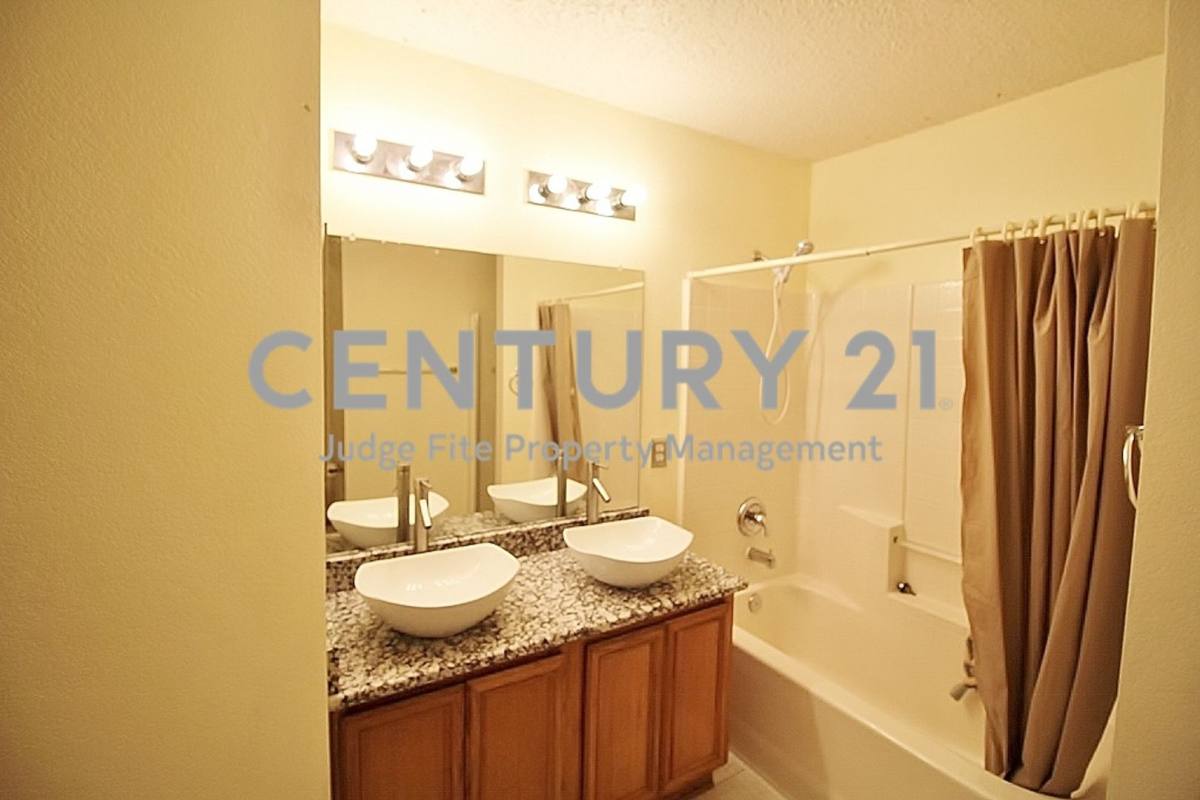 House for rent at 2936 Santa Sabina Dr, Grand Prairie, TX 75052