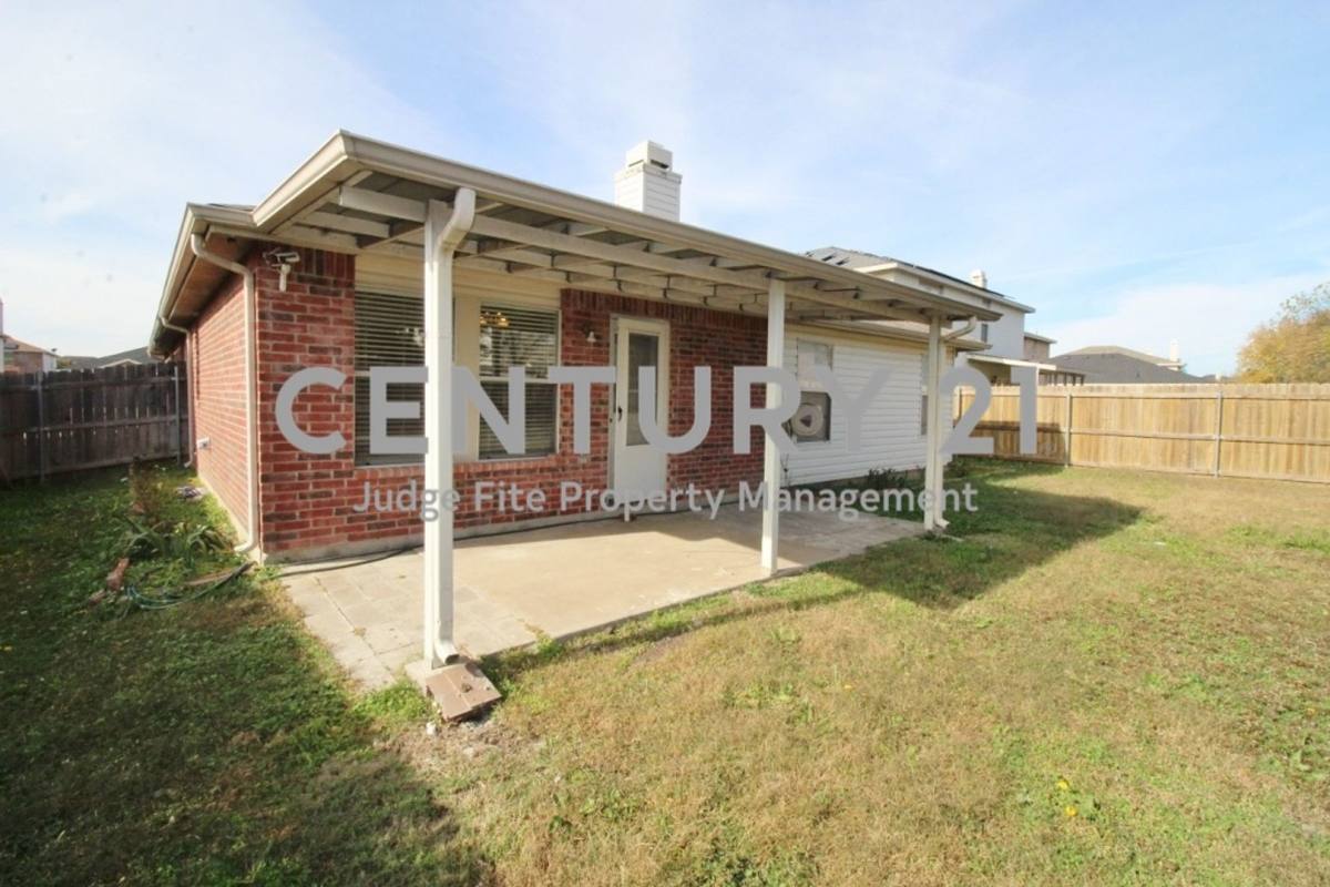 House for rent at 2936 Santa Sabina Dr, Grand Prairie, TX 75052