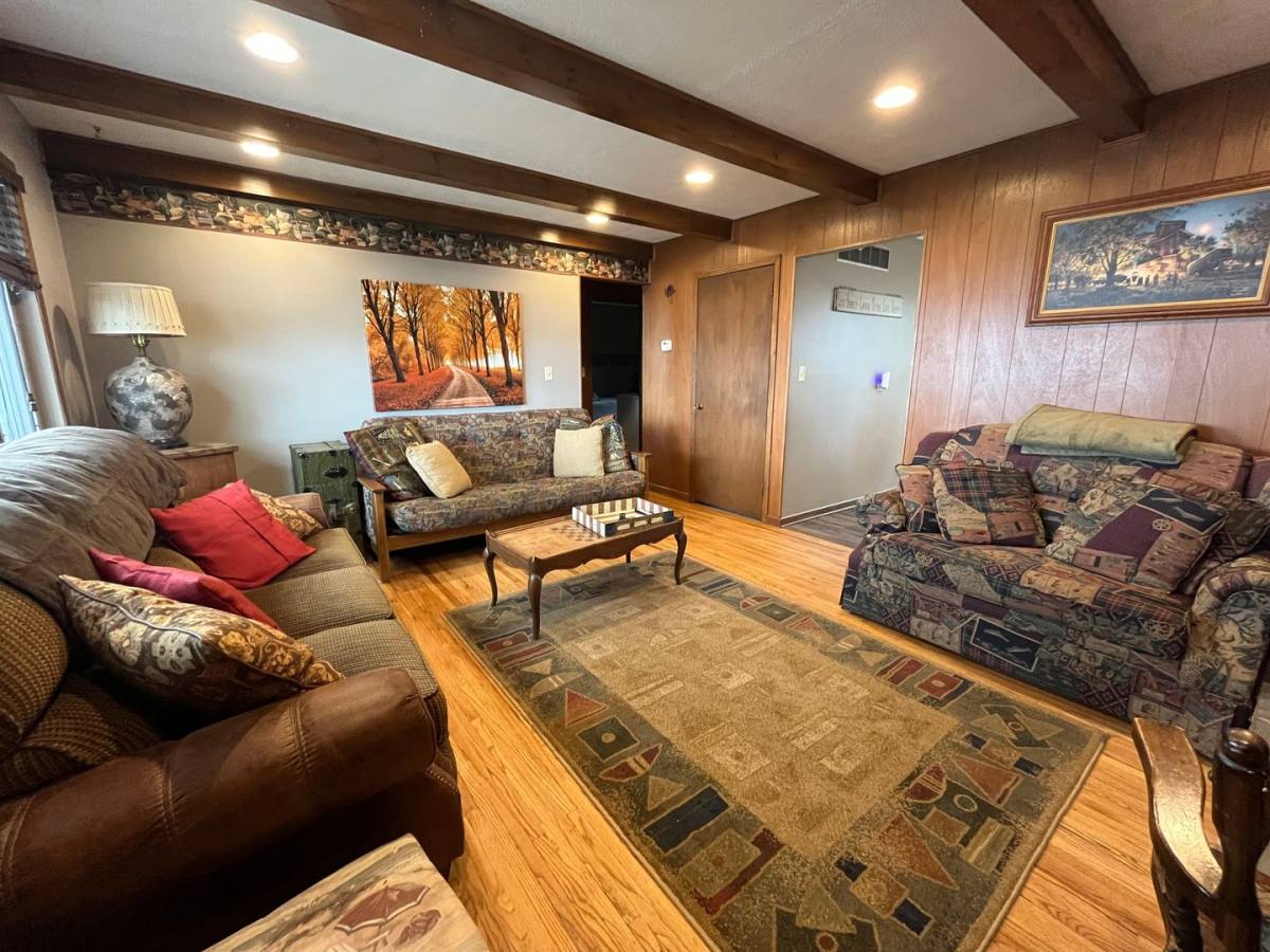 House for rent at 1038 S Lake Dr, Watertown, SD 57201