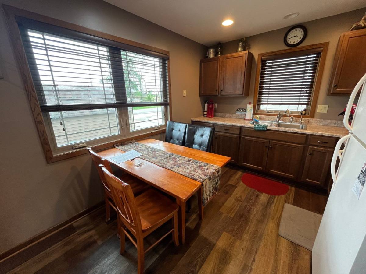 House for rent at 1038 S Lake Dr, Watertown, SD 57201