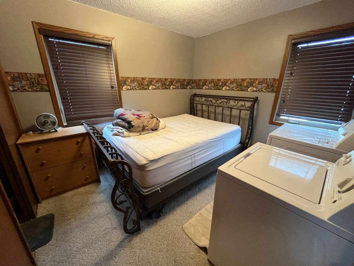 House for rent at 1038 S Lake Dr, Watertown, SD 57201
