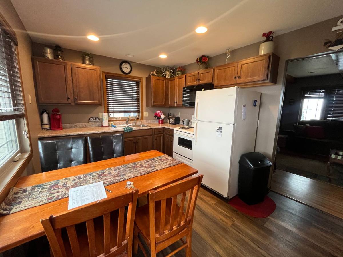 House for rent at 1038 S Lake Dr, Watertown, SD 57201