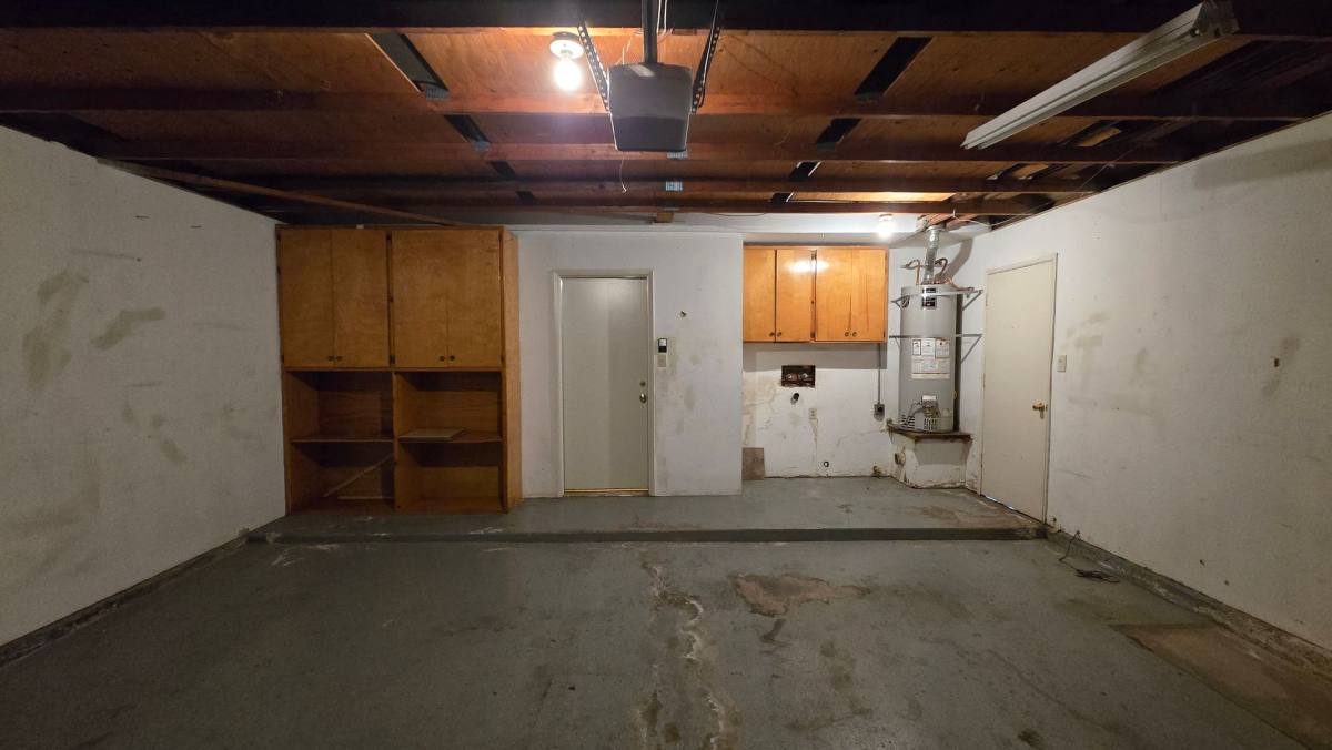 House for rent at 4147 Pinewood Lake Dr, Bakersfield, CA 93309