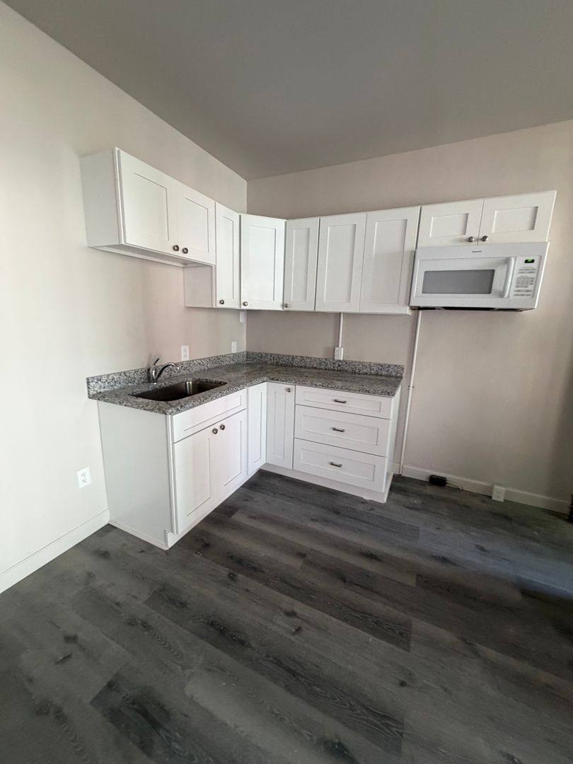 Apartment for rent at 420 W King St, Lancaster, PA 17603