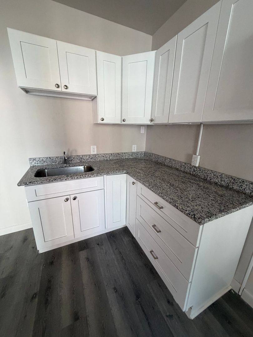 Apartment for rent at 420 W King St, Lancaster, PA 17603