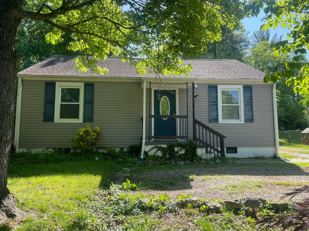 House for rent at 3528 S Haven Rd, Knoxville, TN 37920