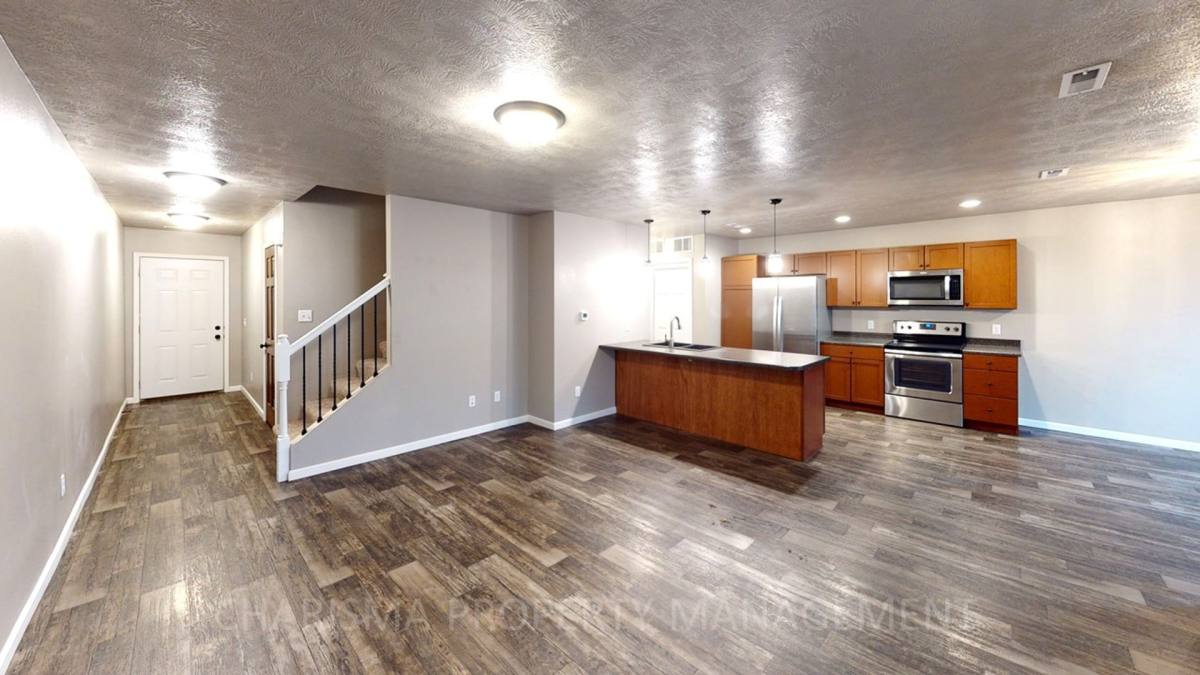 Apartment for rent at 3800, 3804 & 3808 N Oklahoma Ave, Sioux Falls, SD 57107