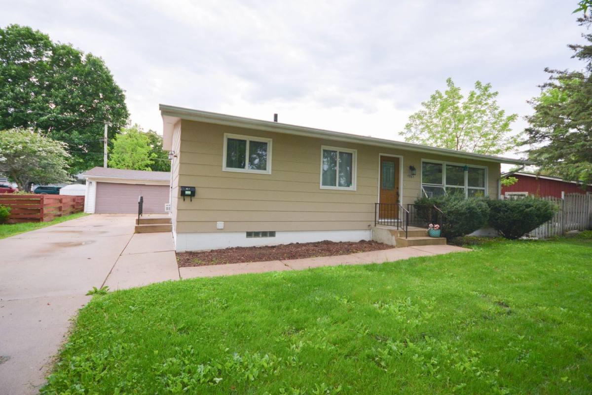 House for rent at 1361 9th Ave SE, Rochester, MN 55904