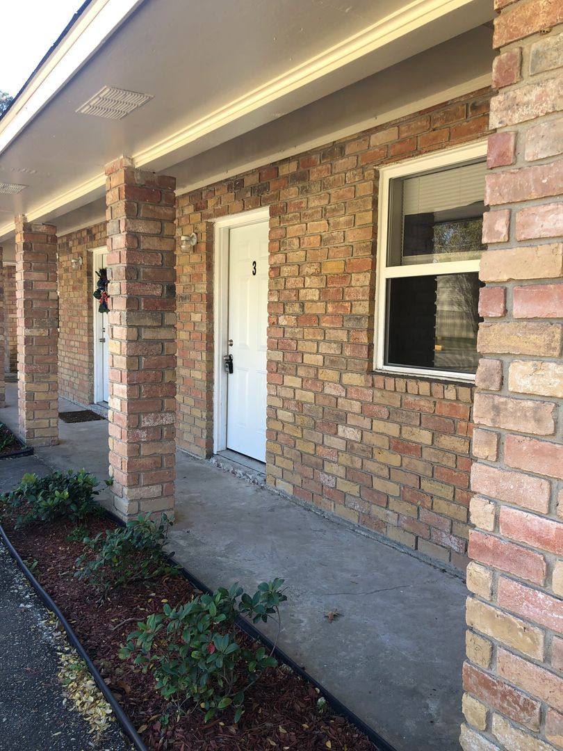 Apartment for rent at 26218 La Highway 16, Denham Springs, LA 70726
