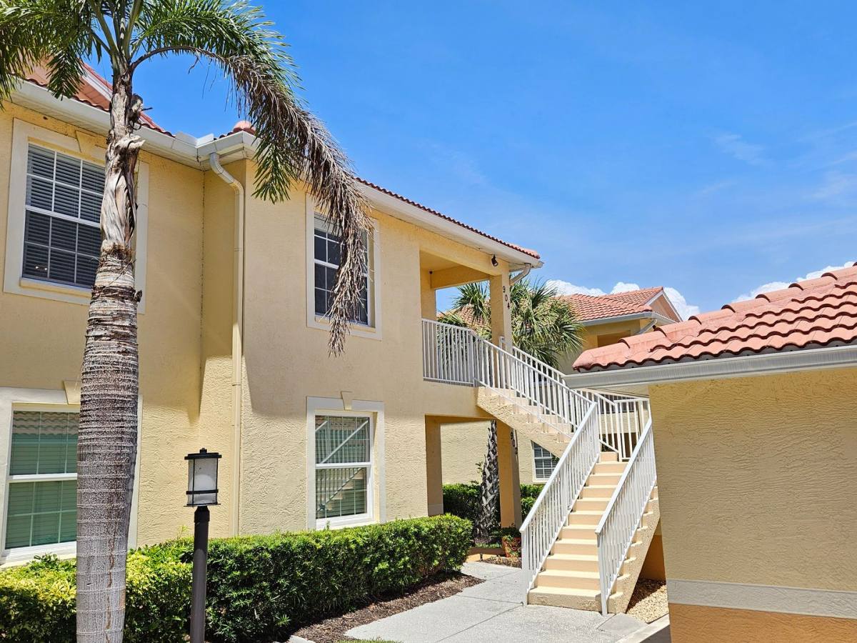 Condo for rent at 904 Casa Del Lago Way, Venice, FL 34292