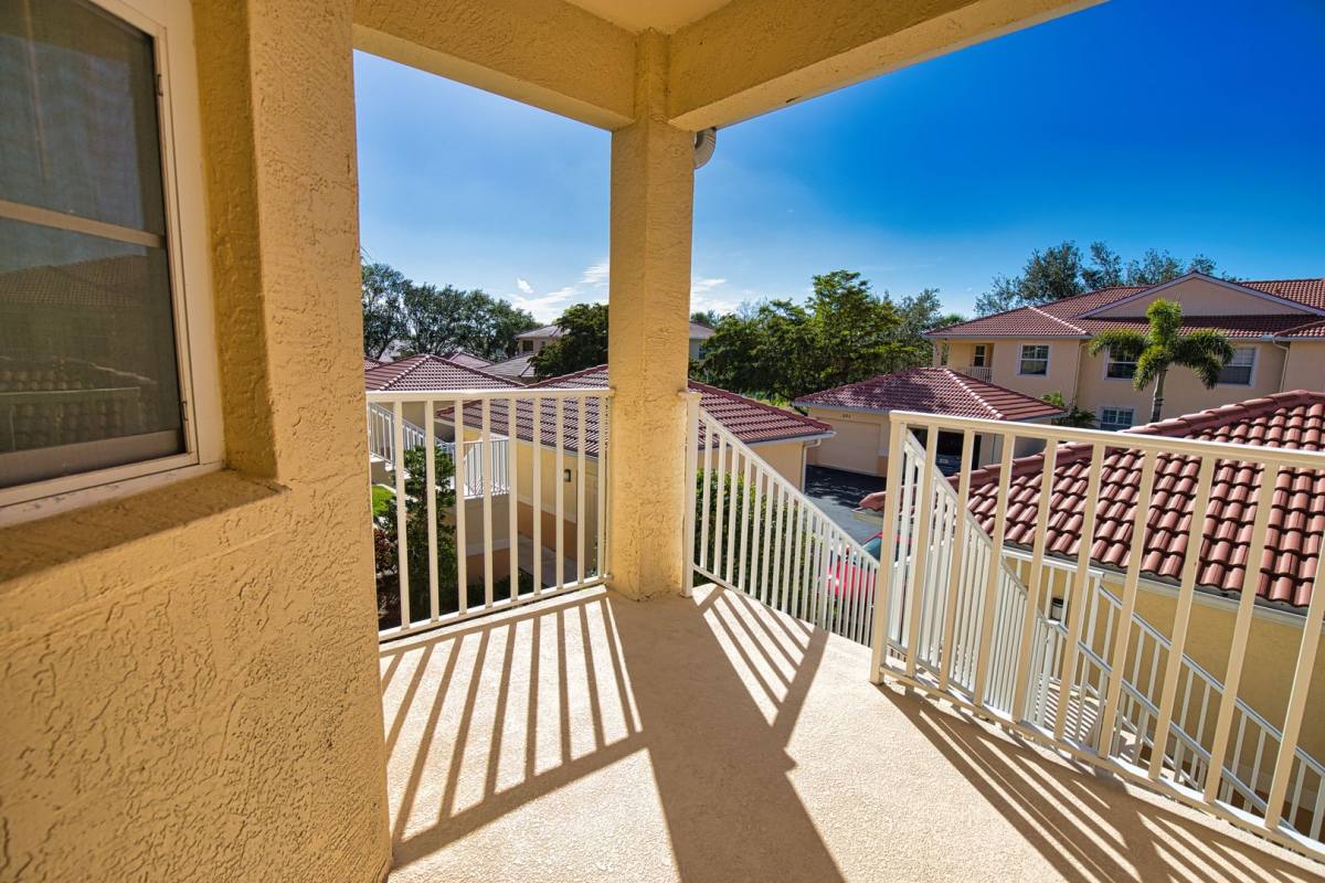 Condo for rent at 904 Casa Del Lago Way, Venice, FL 34292