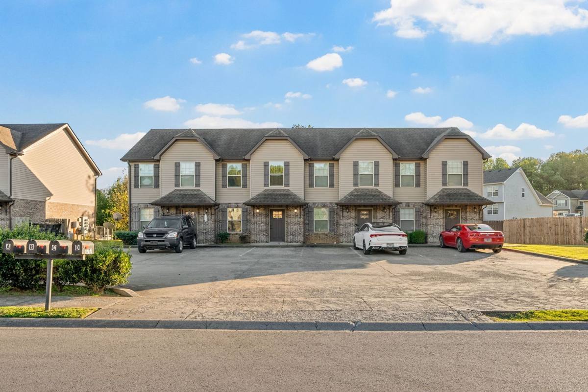 Apartment for rent at 1772 Spring Water Dr, Clarksville, TN 37040