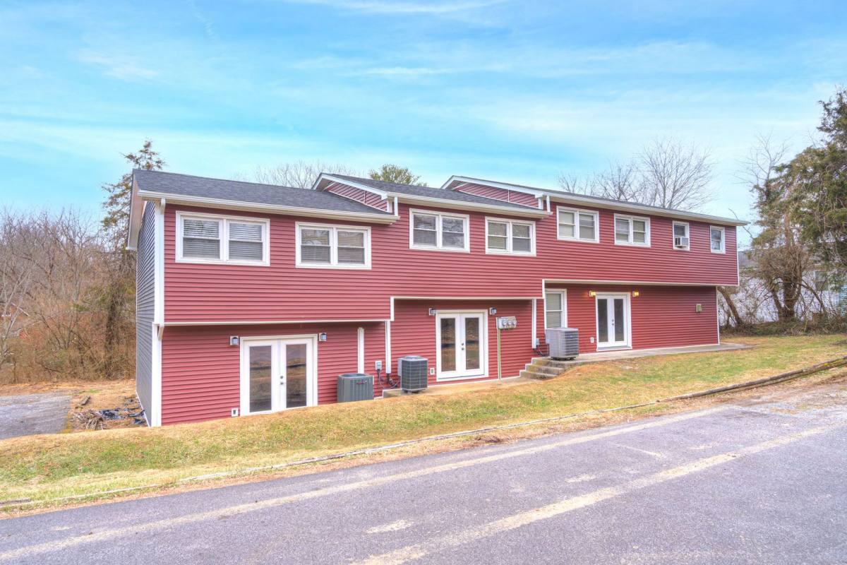 Apartment for rent at 105 Tee St, Blacksburg, VA 24060