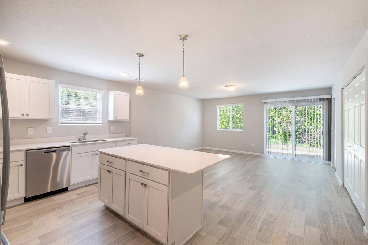 House for rent at 1405 Ridgeview Dr, Greenville, MI 48838
