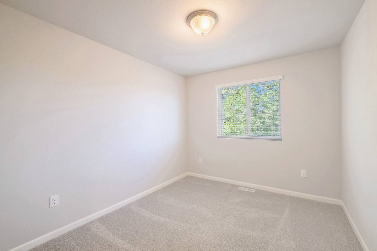 House for rent at 1405 Ridgeview Dr, Greenville, MI 48838
