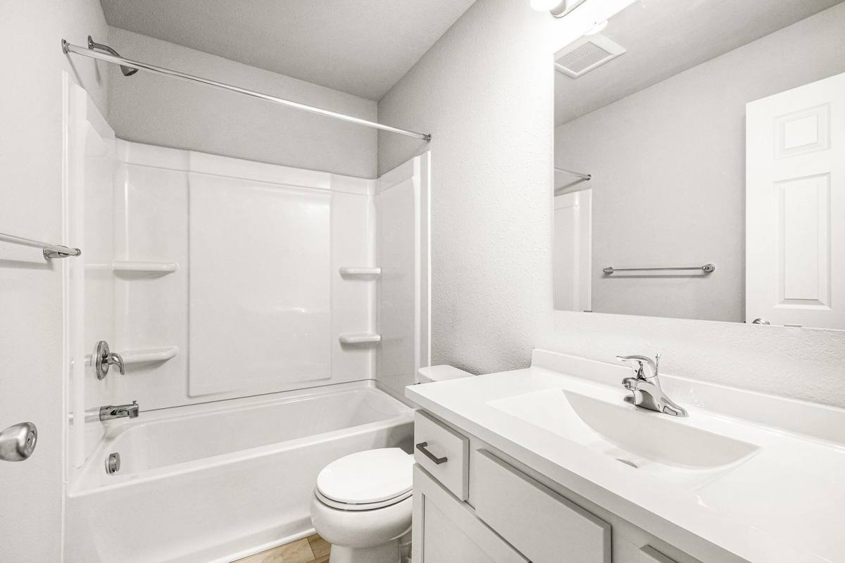 House for rent at 1405 Ridgeview Dr, Greenville, MI 48838